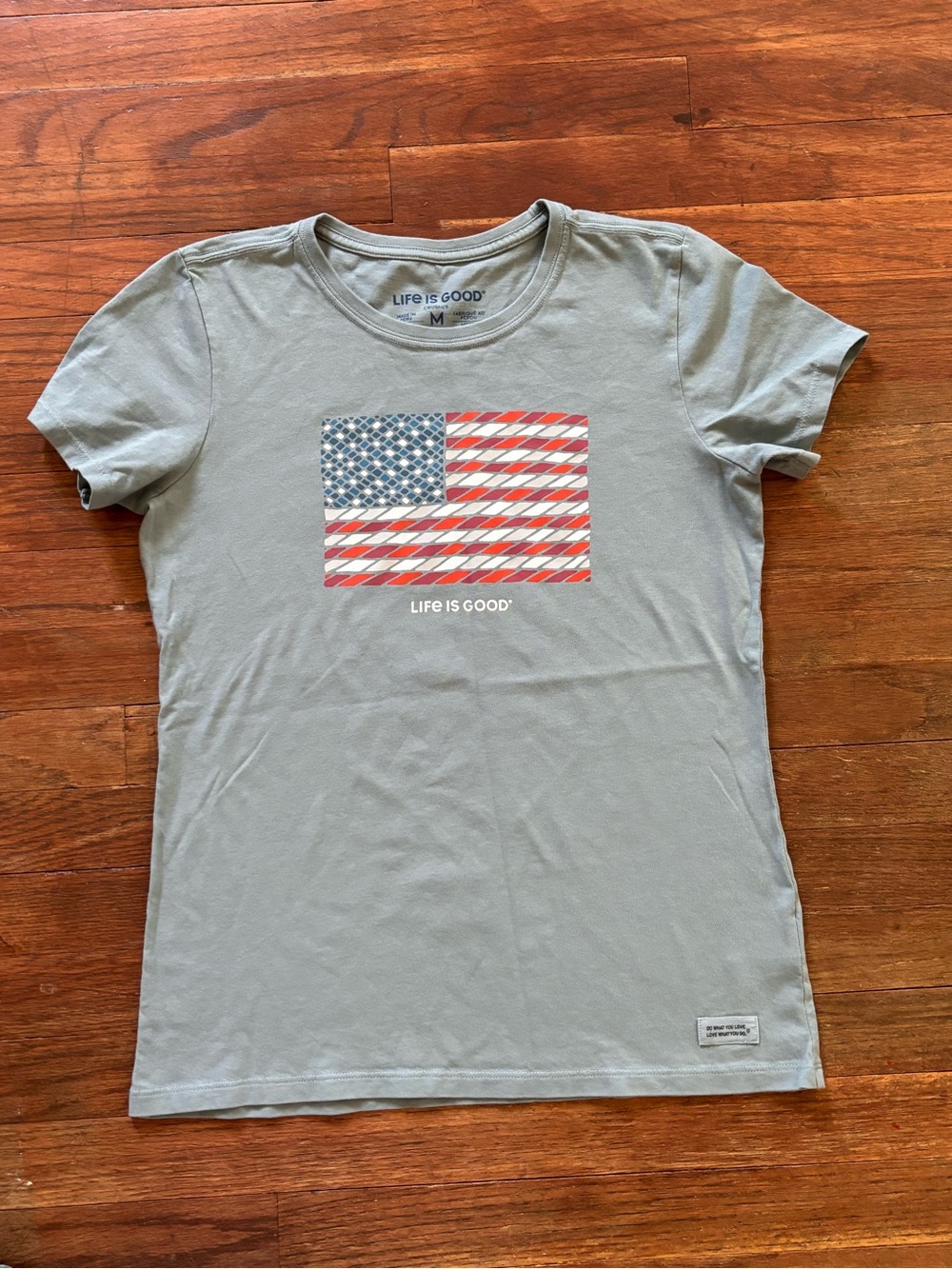 Life Is Good Women's Gray Flag Graphic Short Sleeve Tee